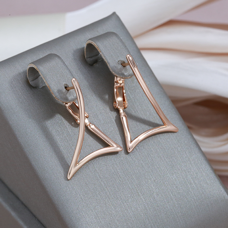 Isabella | Irregularly shaped gold-plated earrings