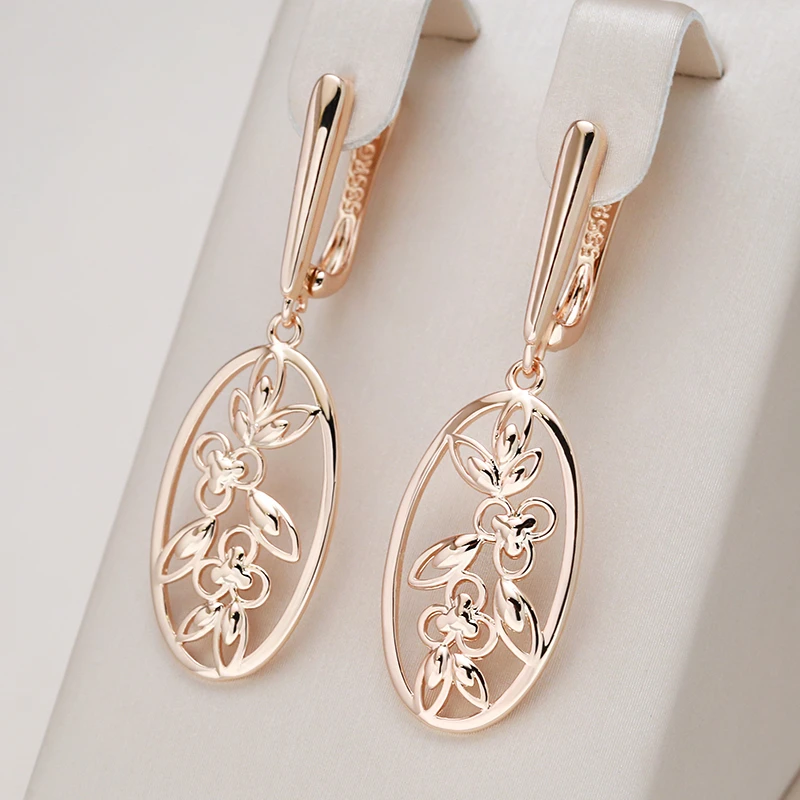Zara | Elegant round gold earrings