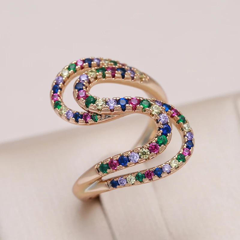 Susana | Elegant ring with colored zircons.