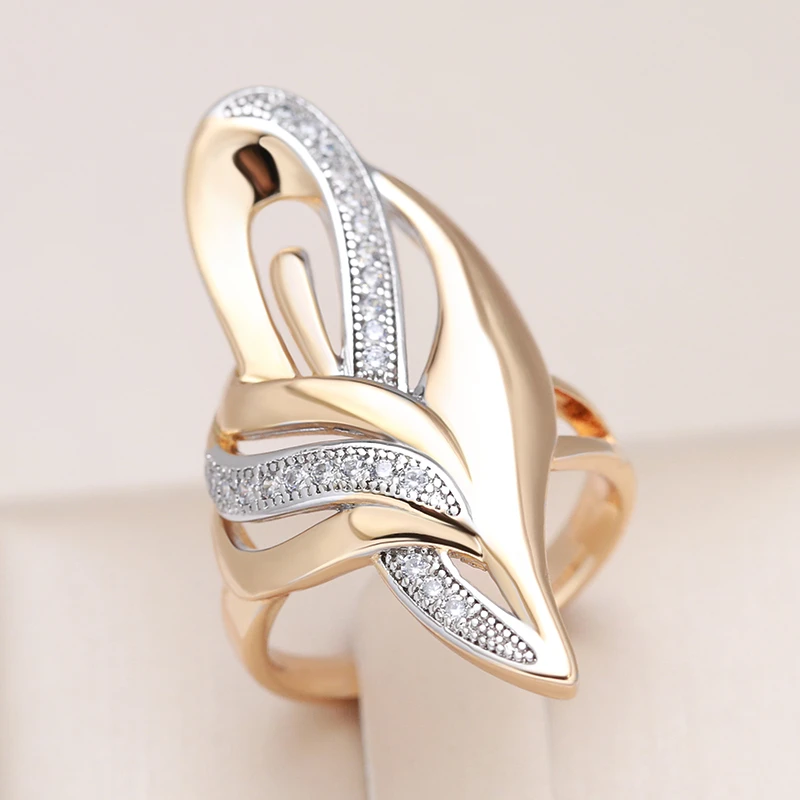 Laura | Elegant gold ring with spikes