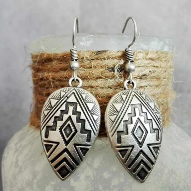 Eugenia | Vintage ethnic silver earrings