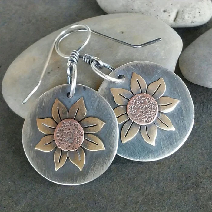Isabella | Vintage silver sunflower earrings
