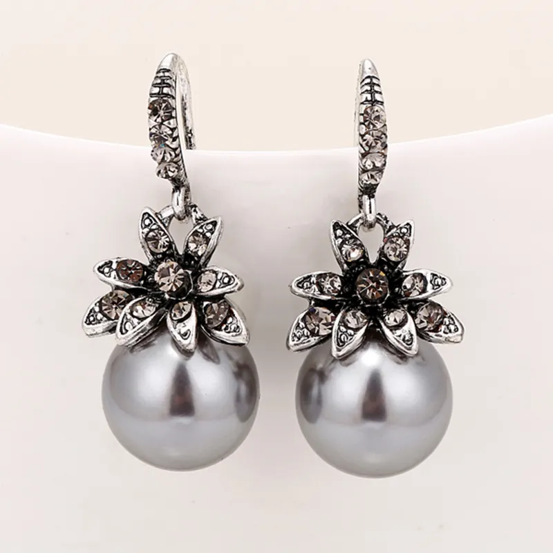 Guadalupe | Vintage silver pearl earrings