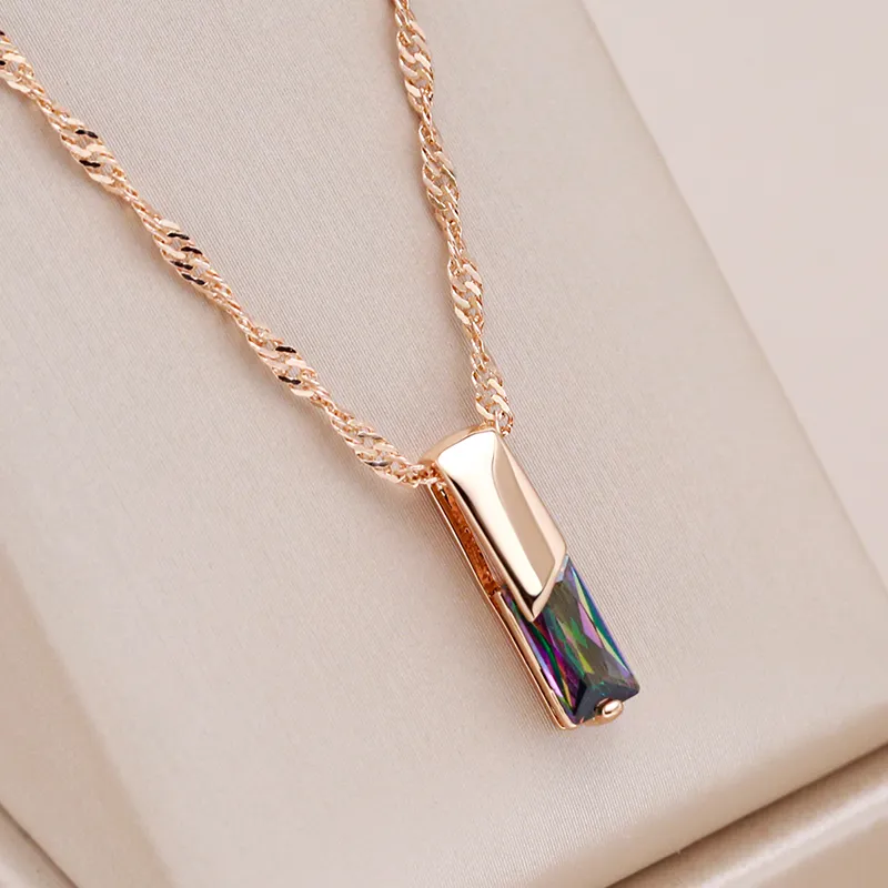 Olga | Elegant necklace with multi-colored crystal.
