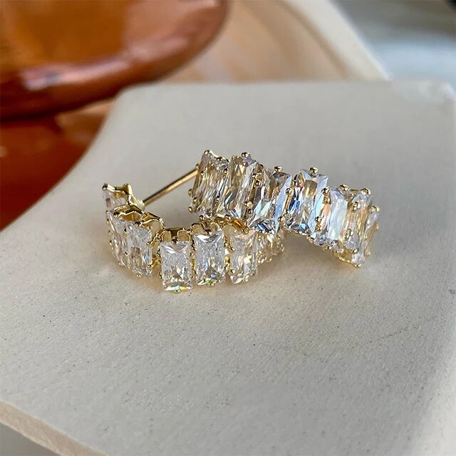 Aranza | Elegant white zirconia earrings