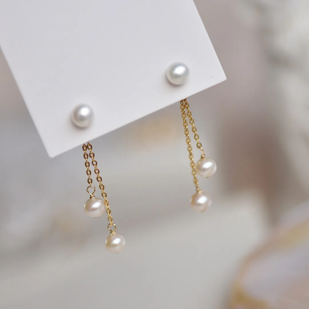 Alicia | Elegant small dangling pearl earrings