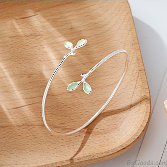 Josefina | Green leaf open ring