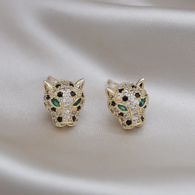 Johana | Elegant shiny leopard earrings