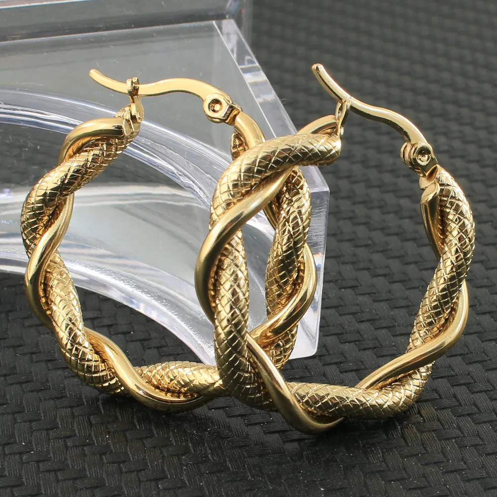 Karina | Golden braided earrings
