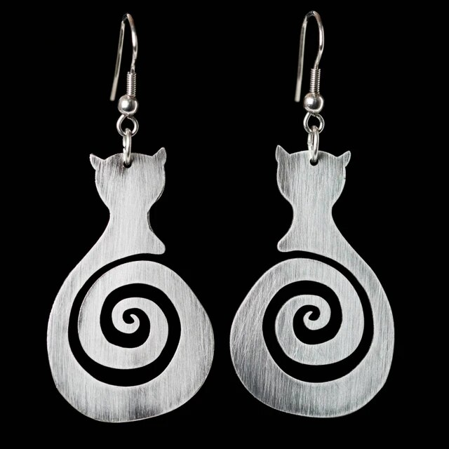 Juana | Vintage spiral cat earrings