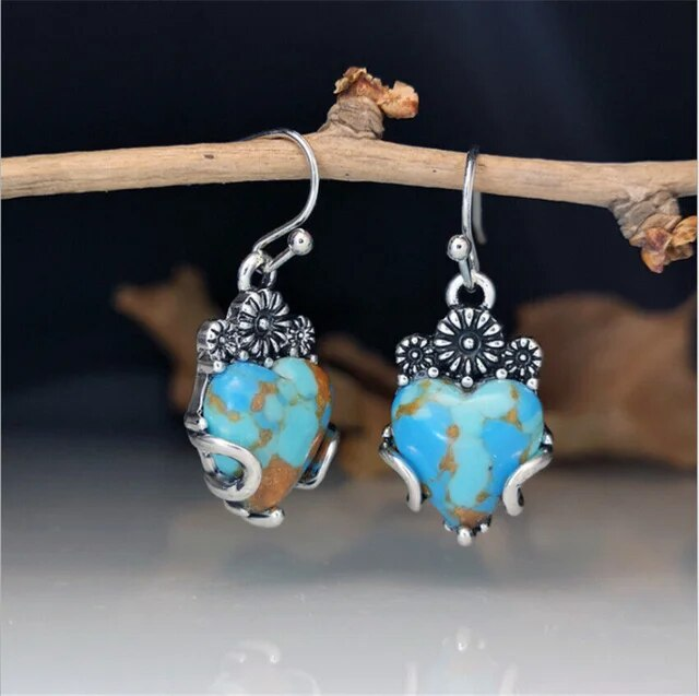Elsa | Vintage blue and turquoise heart earrings