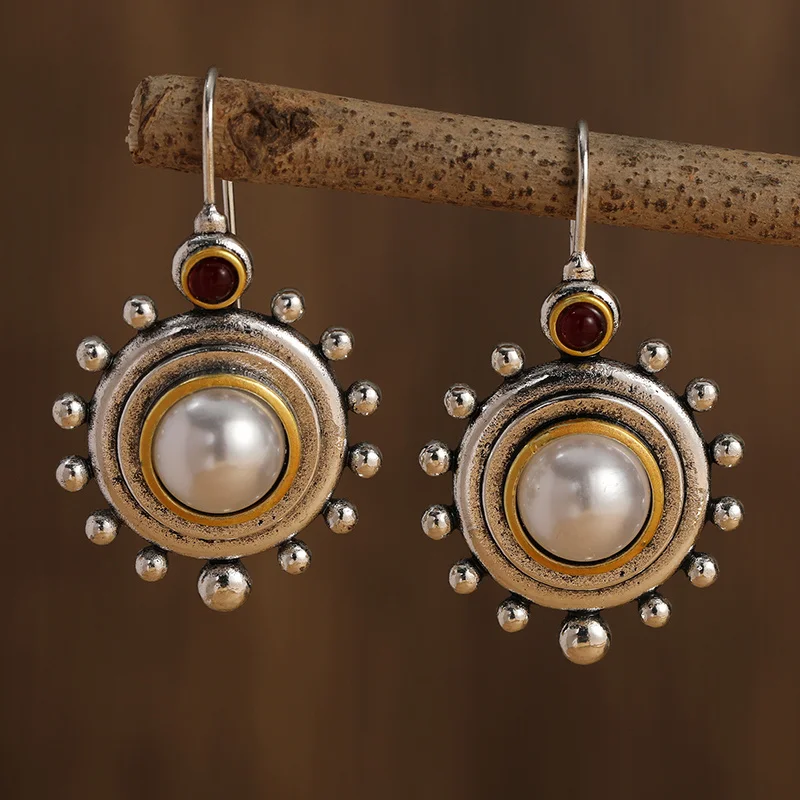 Dayana | Vintage pearl earrings with silver and gold inlay