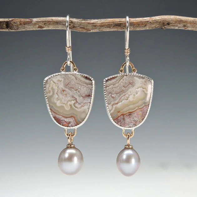 Irma | Natural stone pendant with vintage beads