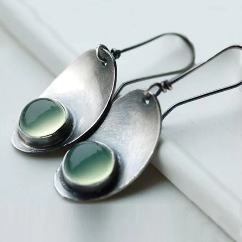 Noelia | Vintage earrings with green crystal in sterling silver