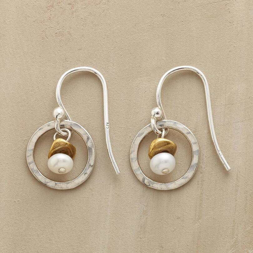 Clara | Vintage round silver and pearl earrings