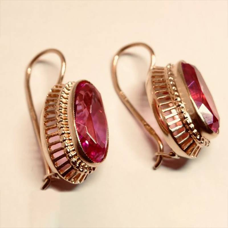Yolanda | Vintage rose gold earrings with red crystals