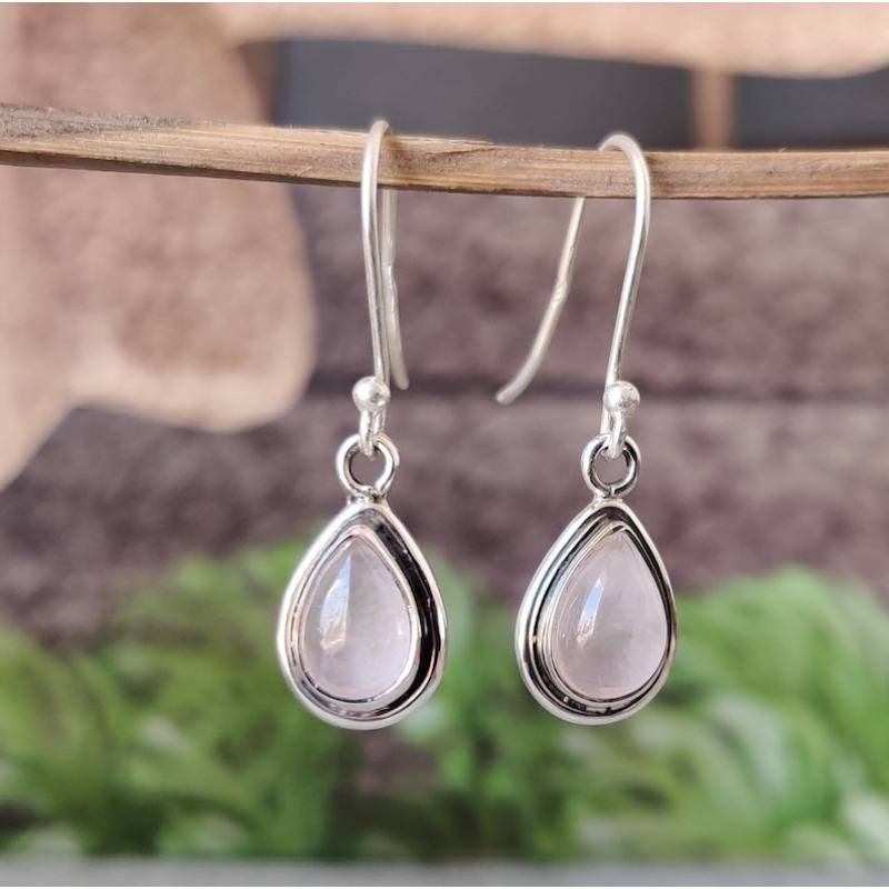 Patricia | Vintage style white crystal dangle earrings