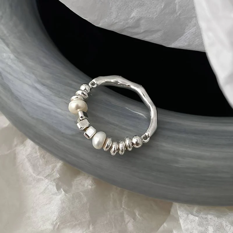 Julieta | Baroque pearl ring in vintage silver