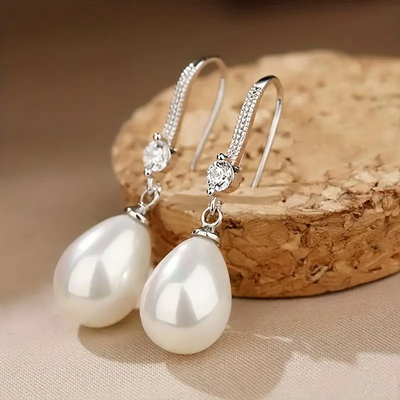 Magaly | Pearl earrings with shiny pearls