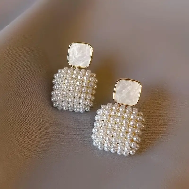 Fernanda | Square earrings with elegant pearls