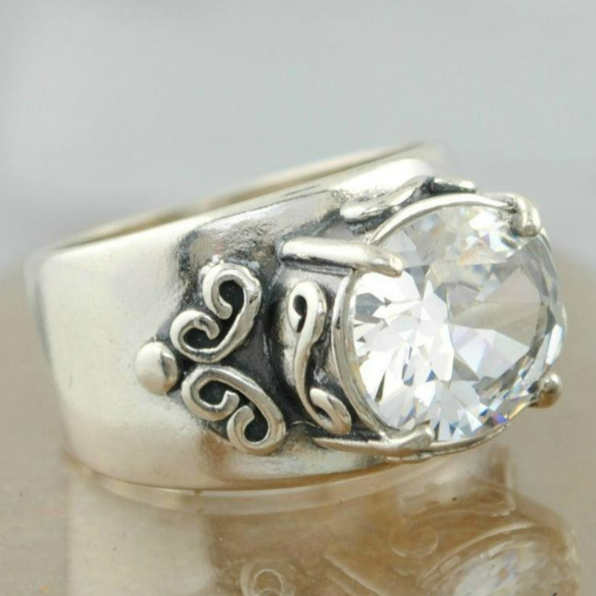 Rita | Crystal inlaid ring