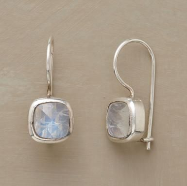 Perla | Vintage Moonstone Cubic Earrings