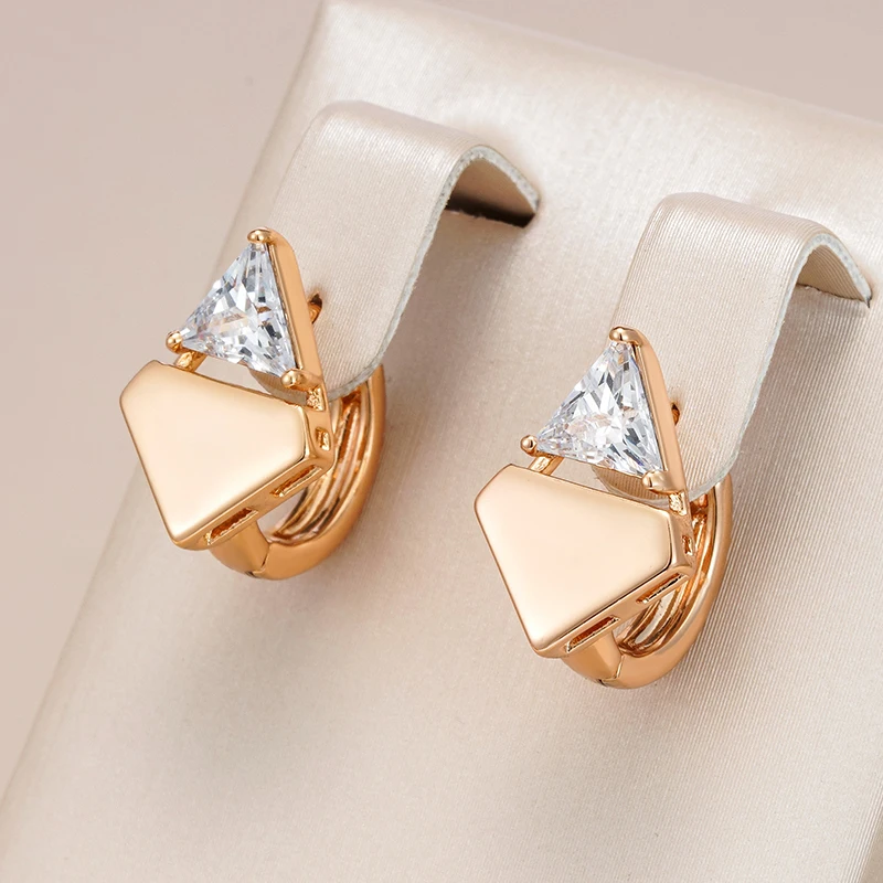 Agustina | Elegant shiny lace earrings in gold