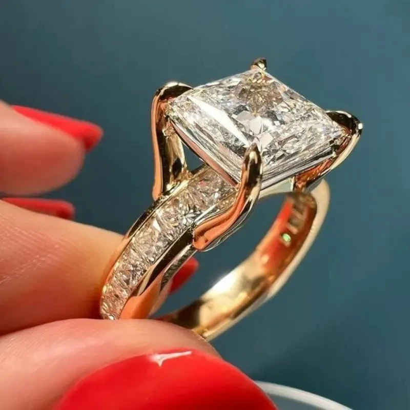 Viviana | Elegant ring with vintage crystal.