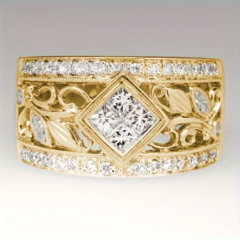 Lucía | Vintage shiny hollow gold ring