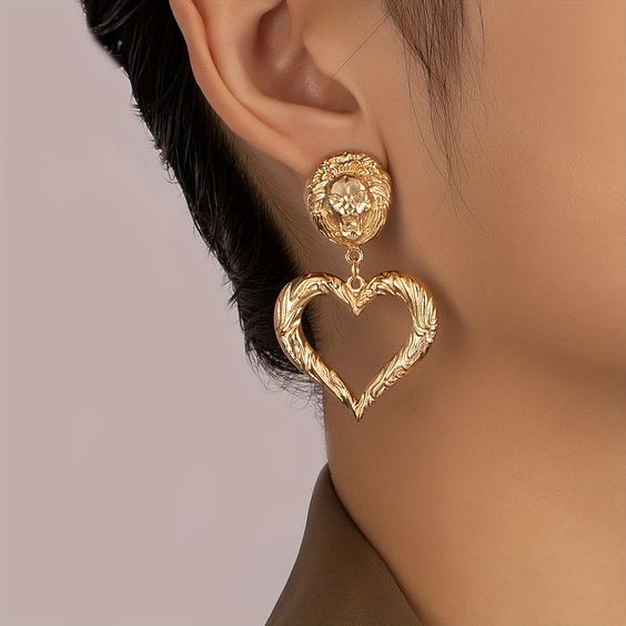 Iliana | Vintage golden heart earrings