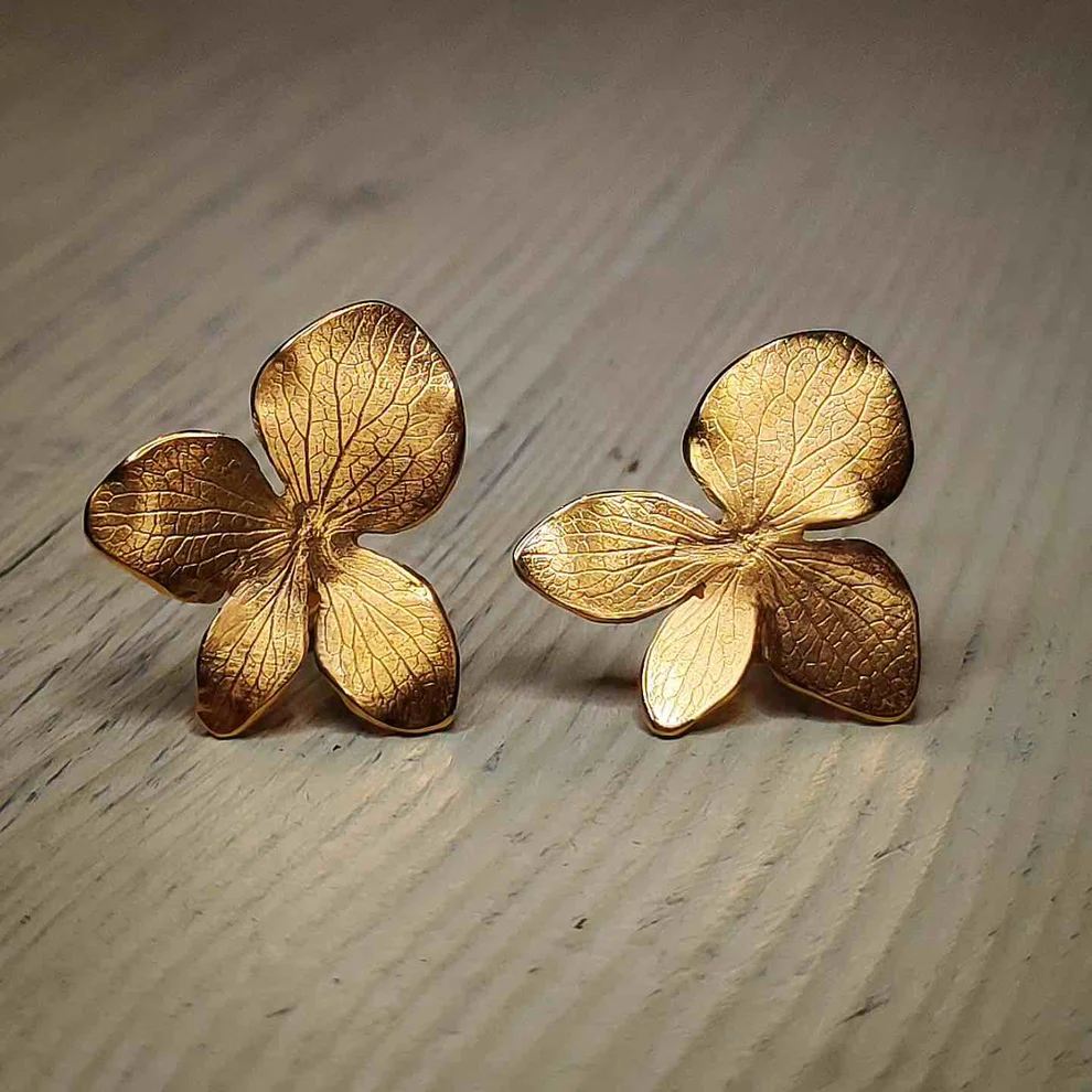 Glenda | Vintage golden flower earrings