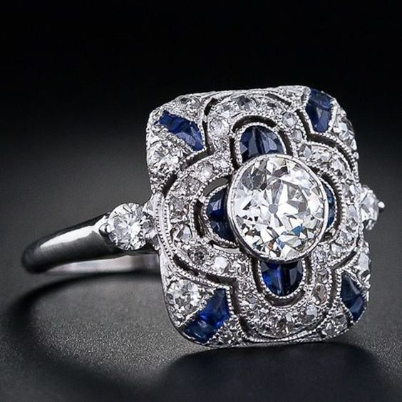 Ingrid | Vintage silver ring with blue zircons