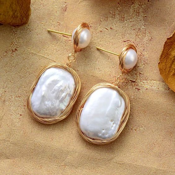 Margarita | Vintage white gold earrings
