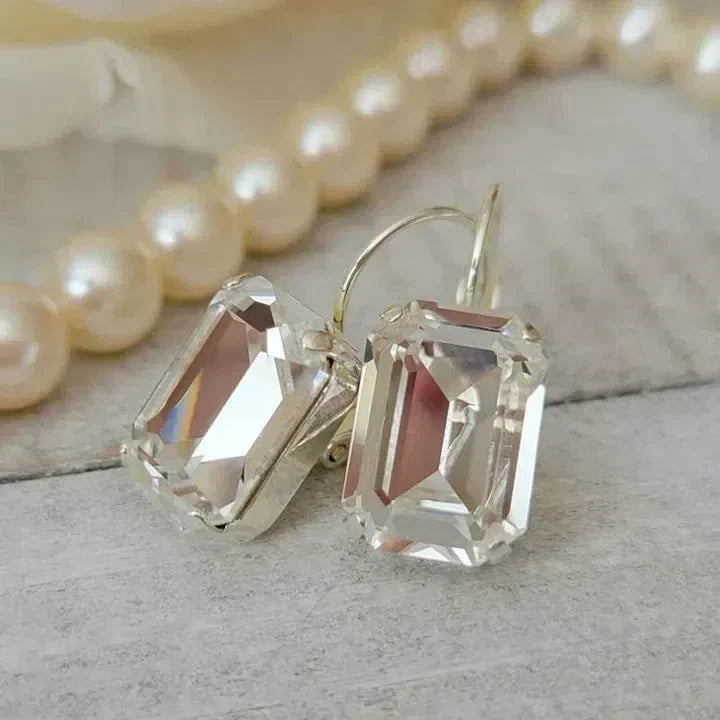 Emilia | Vintage white crystal earrings.