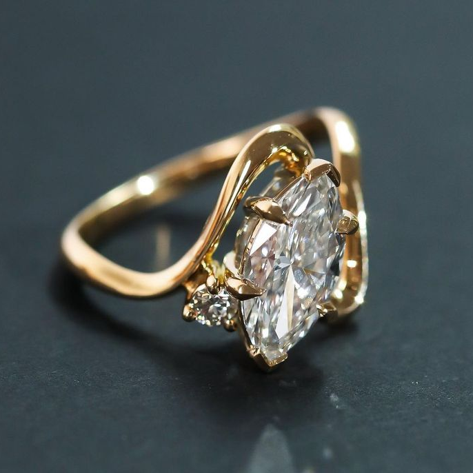 Concepción | Vintage golden crystal ring