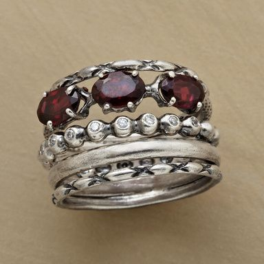 Natalia | Red multi-layer ring in vintage silver