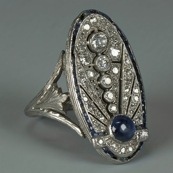 Claudia | Vintage shiny oval ring