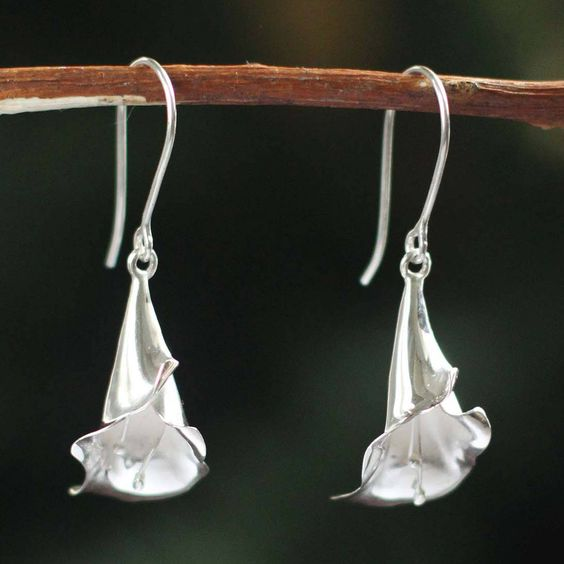 Amira | Lotus vintage silver earrings